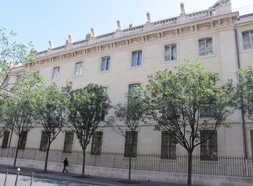 L’Arsenal de Paris : façade sur le boulevard Morland L’Arsenal de Paris : façade sur le boulevard Morland