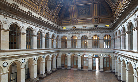 Le palais Brongniart : la salle des marchés Le palais Brongniart : la salle des marchés