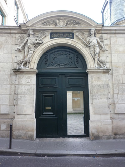 L’hôtel de la Confrérie des Chirurgiens - Le portail L’hôtel de la Confrérie des Chirurgiens - Le portail