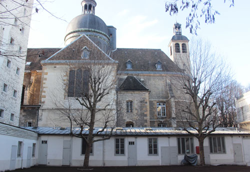Le couvent des Carmes - Le dôme de l'église Saint-Jospeh et à droite le campanile Le couvent des Carmes - Le dôme de l'église Saint-Jospeh et à droite le campanile