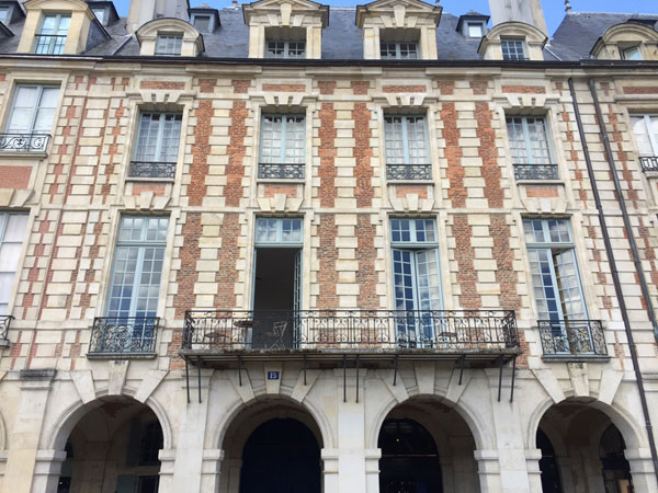 L'hôtel Marchant Place des Vosges L'hôtel Marchant Place des Vosges