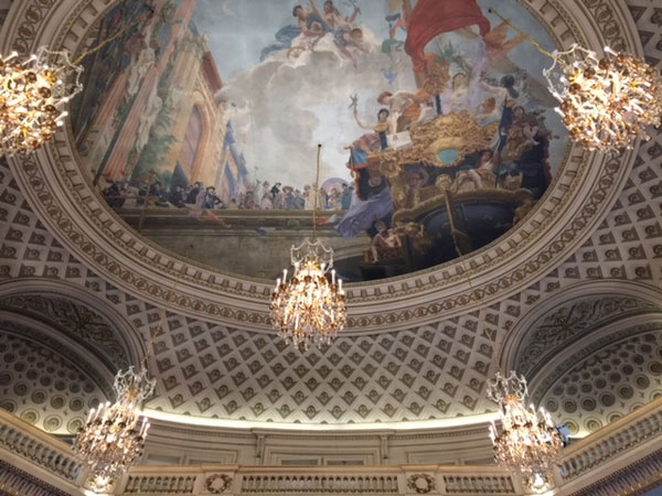 L’Hôtel des Monnaies : le plafond de la salle d'honneur L’Hôtel des Monnaies : le plafond de la salle d'honneur