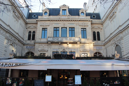 L’hôtel de la Païva - La façade sur le jardin suspendu L’hôtel de la Païva - La façade sur le jardin suspendu