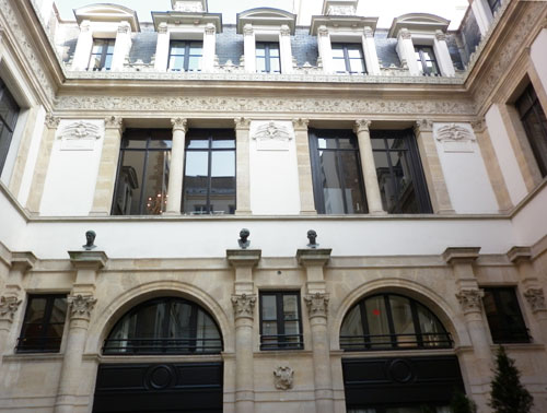 L’hôtel de Pourtalès - La cour intérieure L’hôtel de Pourtalès - La cour intérieure