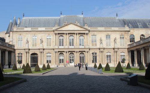 L’hôtel de Soubise - La façade sur cour L’hôtel de Soubise - La façade sur cour