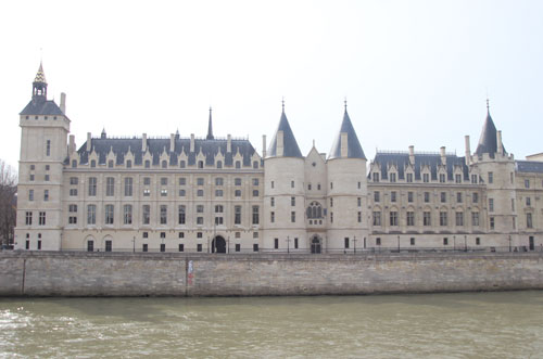 Le palais de la Conciergerie Le palais de la Conciergerie