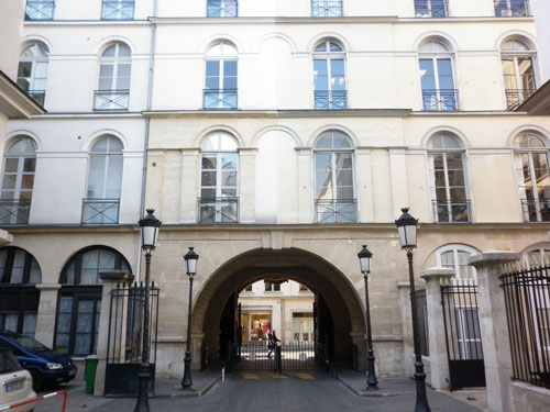 Le Manège Duphot - Façade sur la cour du manège Le Manège Duphot - Façade sur la cour du manège