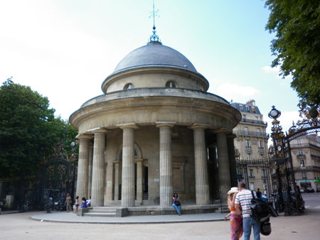 Le parc Monceau - La barrière de Chartres Le parc Monceau - La barrière de Chartres