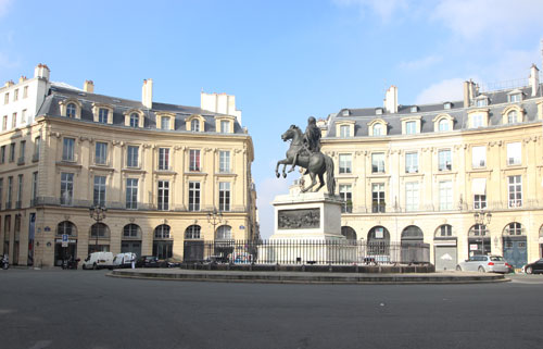 La place des Victoires La place des Victoires
