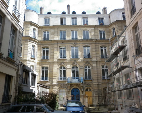 Hôtel des Dames de saint-Chaumond - façade vers la rue Saint-Denis Hôtel des Dames de saint-Chaumond - façade vers la rue Saint-Denis