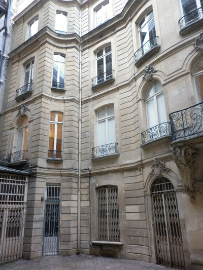 Hôtel des Dames de saint-Chaumond - façade vers le boulevard de Sébastopol Hôtel des Dames de saint-Chaumond - façade vers le boulevard de Sébastopol