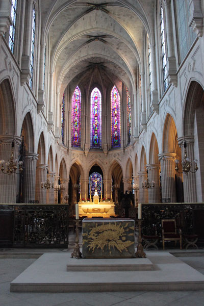 L’ église Saint-Germain-l’Auxerrois - Le chœur modernisé au XVIIIe siècle L’ église Saint-Germain-l’Auxerrois - Le chœur modernisé au XVIIIe siècle