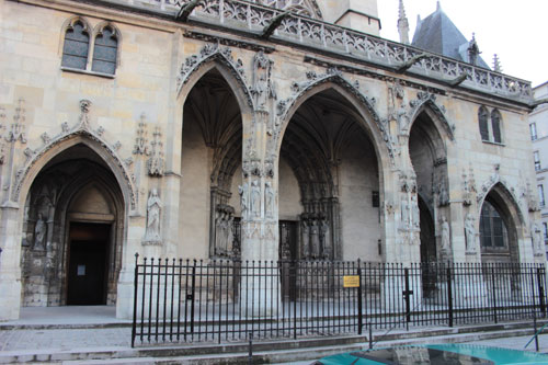 L’ église Saint-Germain-l’Auxerrois - Le portail L’ église Saint-Germain-l’Auxerrois - Le portail