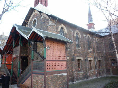 L’église Saint-Serge L’église Saint-Serge