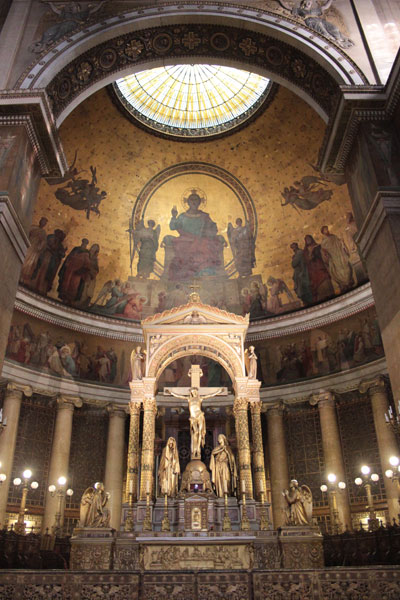 L’église Saint-Vincent de Paul - La coupole du chœur L’église Saint-Vincent de Paul - La coupole du chœur