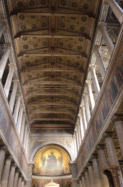 L’église Saint-Vincent de Paul - Le plafond de la nef L’église Saint-Vincent de Paul - Le plafond de la nef