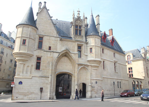 L’ Hôtel de Sens L’ Hôtel de Sens