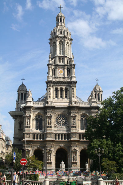 L’église de la Sainte-Trinité L’église de la Sainte-Trinité