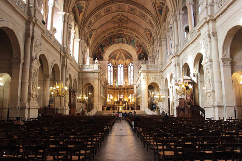 L'église de la Sainte Trinité - La nef L'église de la Sainte Trinité - La nef