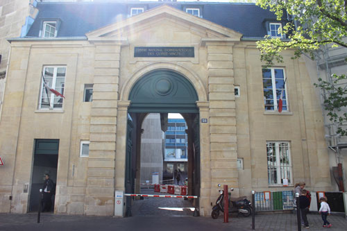 L'hôpital des Quinze-Vingt - Pavillon d'entrée L'hôpital des Quinze-Vingt - Pavillon d'entrée