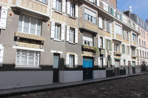 La façade donnant sur le passage d'Enfer La façade donnant sur le passage d'Enfer
