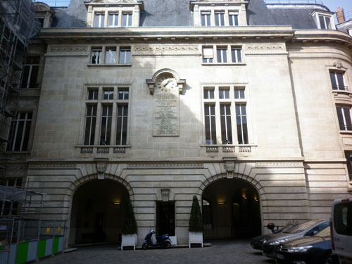 La Mairie du 8e arrondissement - L'aile sur la rue de Lisbonne La Mairie du 8e arrondissement - L'aile sur la rue de Lisbonne