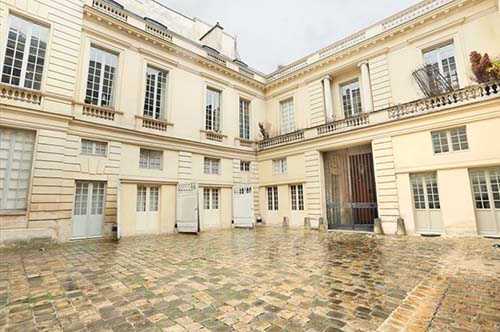 L’hôtel d’Hallwyll - La cour d'honneur L’hôtel d’Hallwyll - La cour d'honneur