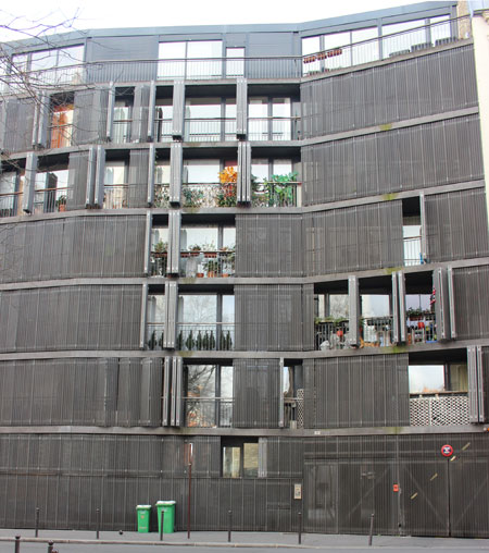 Logements sociaux rue des Suisses : la façade sur rue du 1er bâtiment Logements sociaux rue des Suisses : la façade sur rue du 1er bâtiment