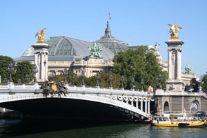 Le pont Alexandre III Le pont Alexandre III