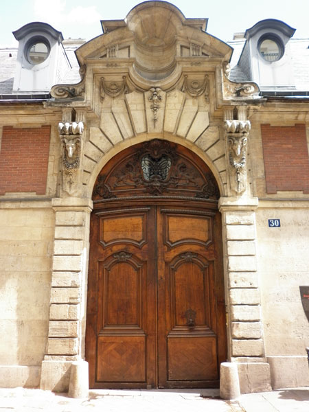 Le portail de l’hôtel d’Alméras