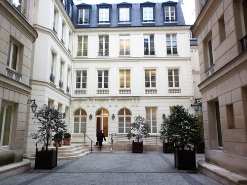 L'hôtel de Saint-Chamas - Rue de la Victoire L'hôtel de Saint-Chamas - Rue de la Victoire
