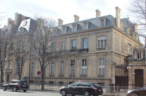 L'ambassade d'espagne : façade sur rue L'ambassade d'espagne : façade sur rue