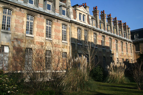 La faculté de Pharmacie - L'aile La faculté de Pharmacie - L'aile