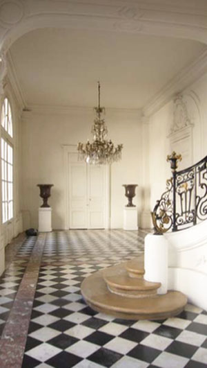 L'hôtel de Maisons - Le vestibule et l'escalier d'honneur