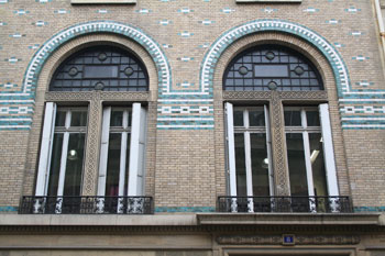Immeuble d’habitation, rue de Lota - Détail des fenêtres Immeuble d’habitation, rue de Lota - Détail des fenêtres