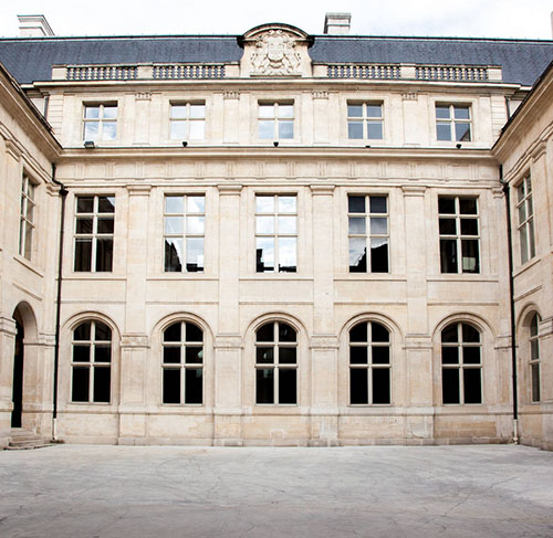 L'hôtel Colbert de Torcy : la façade sur cour