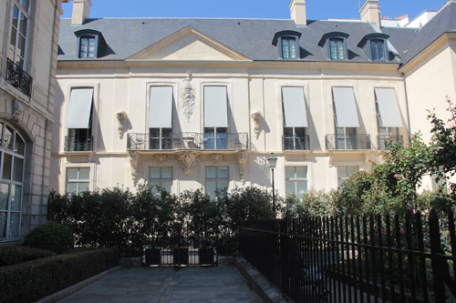 L'hôtel d'Ecquevilly - La façade sur le jardin