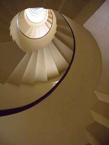 L'hôtel-atelier des frères Martel - la cage d'escalier L'hôtel-atelier des frères Martel - la cage d'escalier