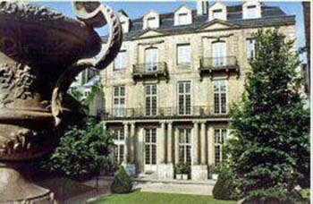 L'hôtel Mansart de Sagonne - Façade sur le jardin L'hôtel Mansart de Sagonne - Façade sur le jardin