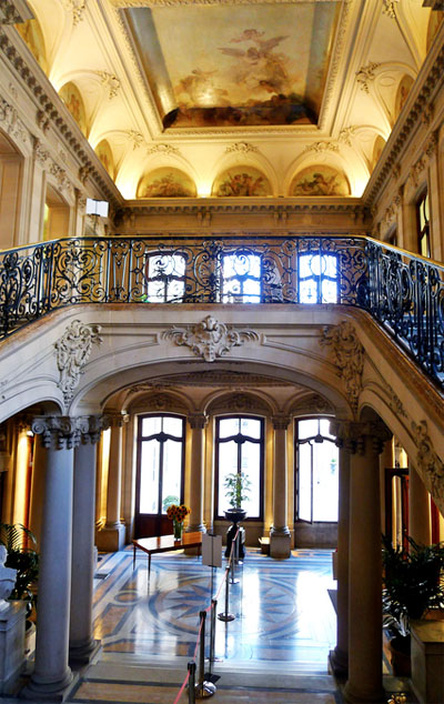 L'hôtel de Pomereu - L'escalier d'honneur à double révolution