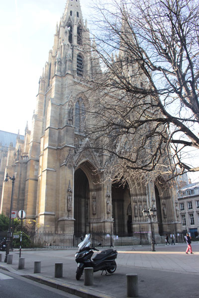 L'église Sainte-Clotilde - La façade