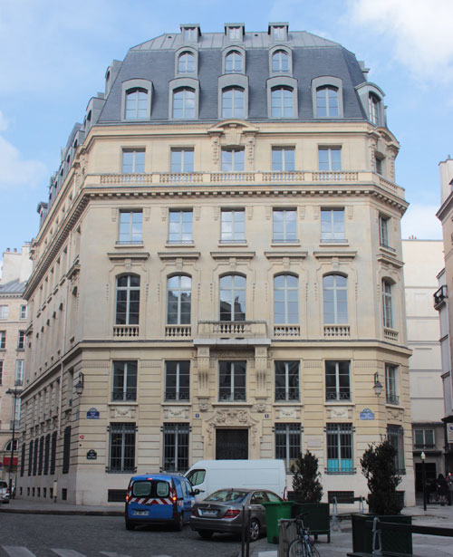 La banque Dreyfus - La façade rue des Petits-Pères La banque Dreyfus - La façade rue des Petits-Pères