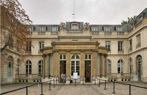 L'hôtel de Clermont - façade sur cour