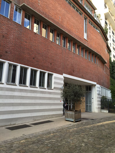 Le garde-meuble Odoul - L'entrée située dans la villa Marcel Lods Le garde-meuble Odoul - L'entrée située dans la villa Marcel Lods