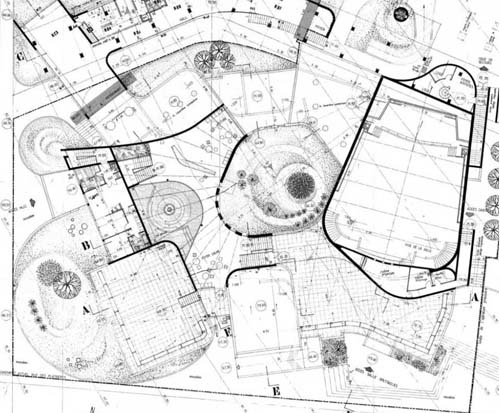 Plan de l'équipement culturel - Le patio est au centre de la composition Plan de l'équipement culturel - Le patio est au centre de la composition