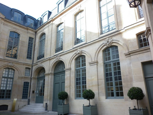 L'hôtel Castanier - L'aile droite L'hôtel Castanier - L'aile droite