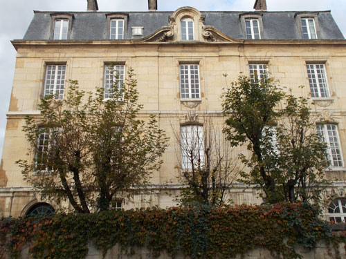 Le pavillon d'Orléans Le pavillon d'Orléans