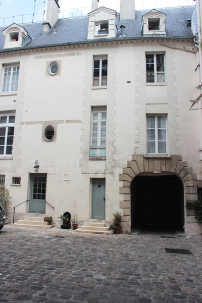 L'hôtel Dupré de Saint-Maur - La 1ère cour