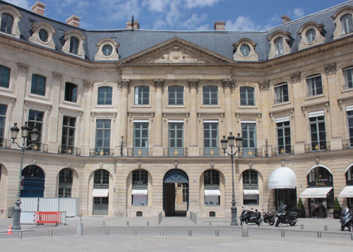 L'hôtel d'Evreux - La façade sur la place Vendôme L'hôtel d'Evreux - La façade sur la place Vendôme