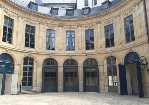 L'hôtel d'Evreux - La façade sur cour L'hôtel d'Evreux - La façade sur cour